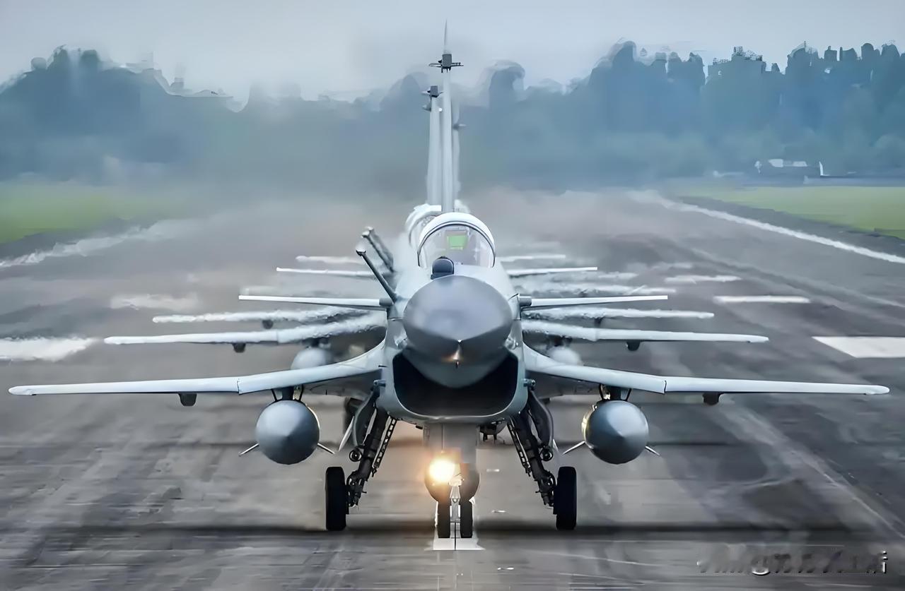 在空战对抗的舞台上，歼 -10C实力强劲。它拥有超高的机动性，像灵动的飞鸟，在天