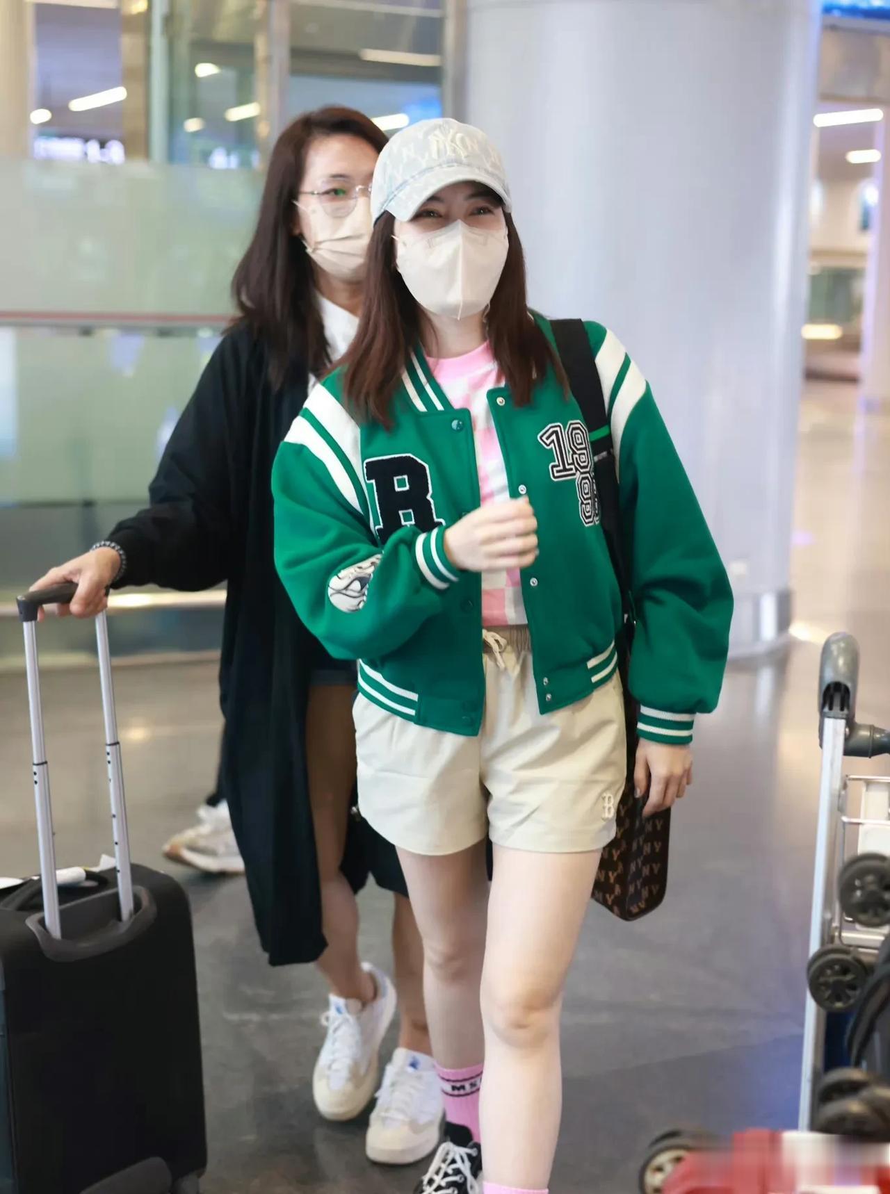 台湾女星徐怀钰，带来大反转！

5月16日，徐怀钰舞台划水被骂的风波还未平息，就