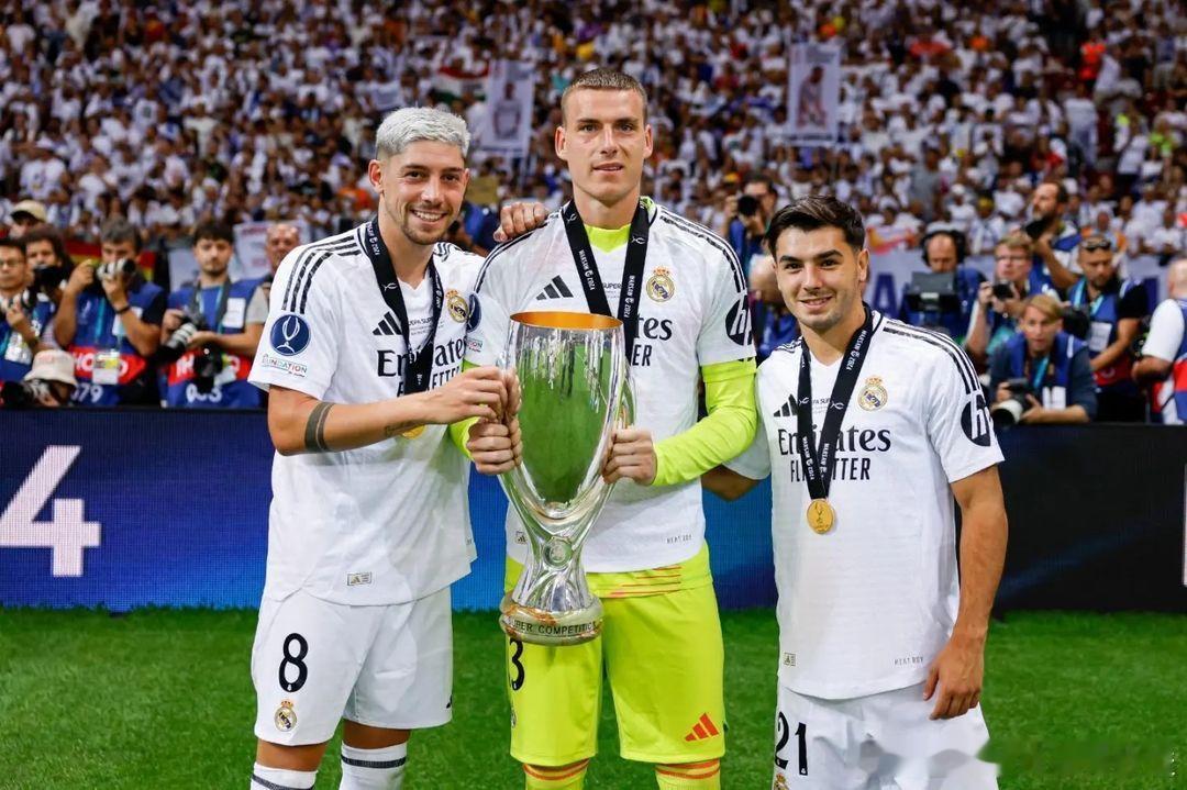 卢宁: 欧洲超级杯冠军 🤍🏆#HalaMadrid# ​​​