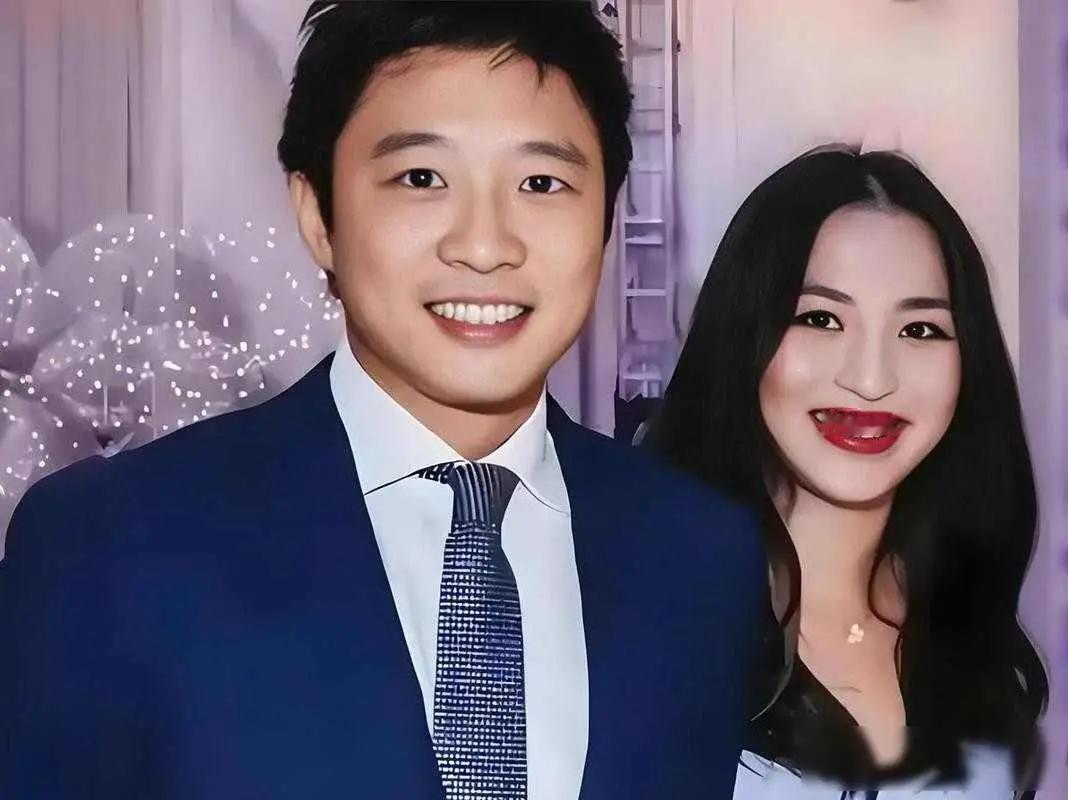 霍启山拿了勋章，网传婚礼又来了，家族却只管做事不说话 