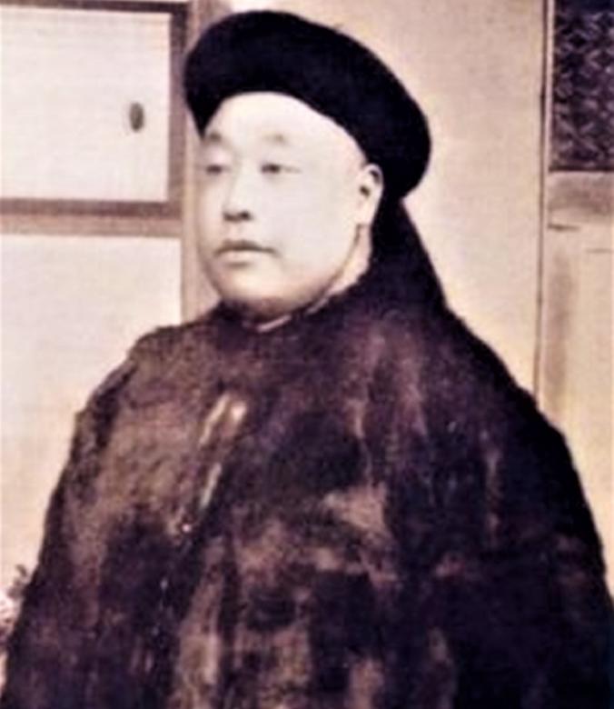 袁世凯的女婿薛观澜曾经透露，在满人之中当以铁良反对袁世凯最为激烈。铁良这个人才华