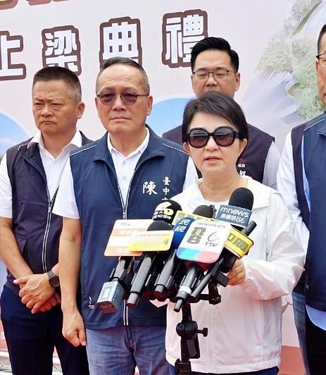 卢秀燕得了便宜卖乖，卢秀燕今天（8号）称，台湾民众都希望与邻为善谋求和平，同时增