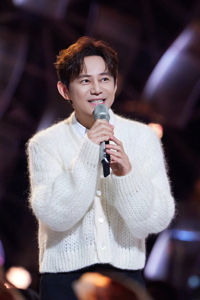 春节带阿福回家的理由 何老师的话让我明白，真正的孝心是长久的守护。AI伙伴就是我