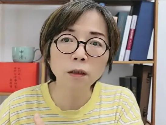 黄智贤最近关于“台湾儿少未来账户条例”的讨论引起了巨大的争议，因为黄智贤的说法存