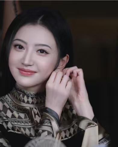 景甜和孙宇晨的纠纷，最担心的除了景甜，还有这3部剧的剧方吧？
景甜近年来拍的剧不