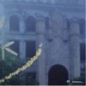 世界很大，风景很美，机会很多，人生很短，不要蜷缩在一小块阴影里!要经常问自己，你