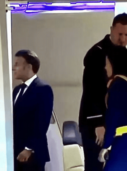 马克龙为什么这么卑微？好歹也是一个首领哈哈。马克龙外交风波 马克龙语录 马克龙访