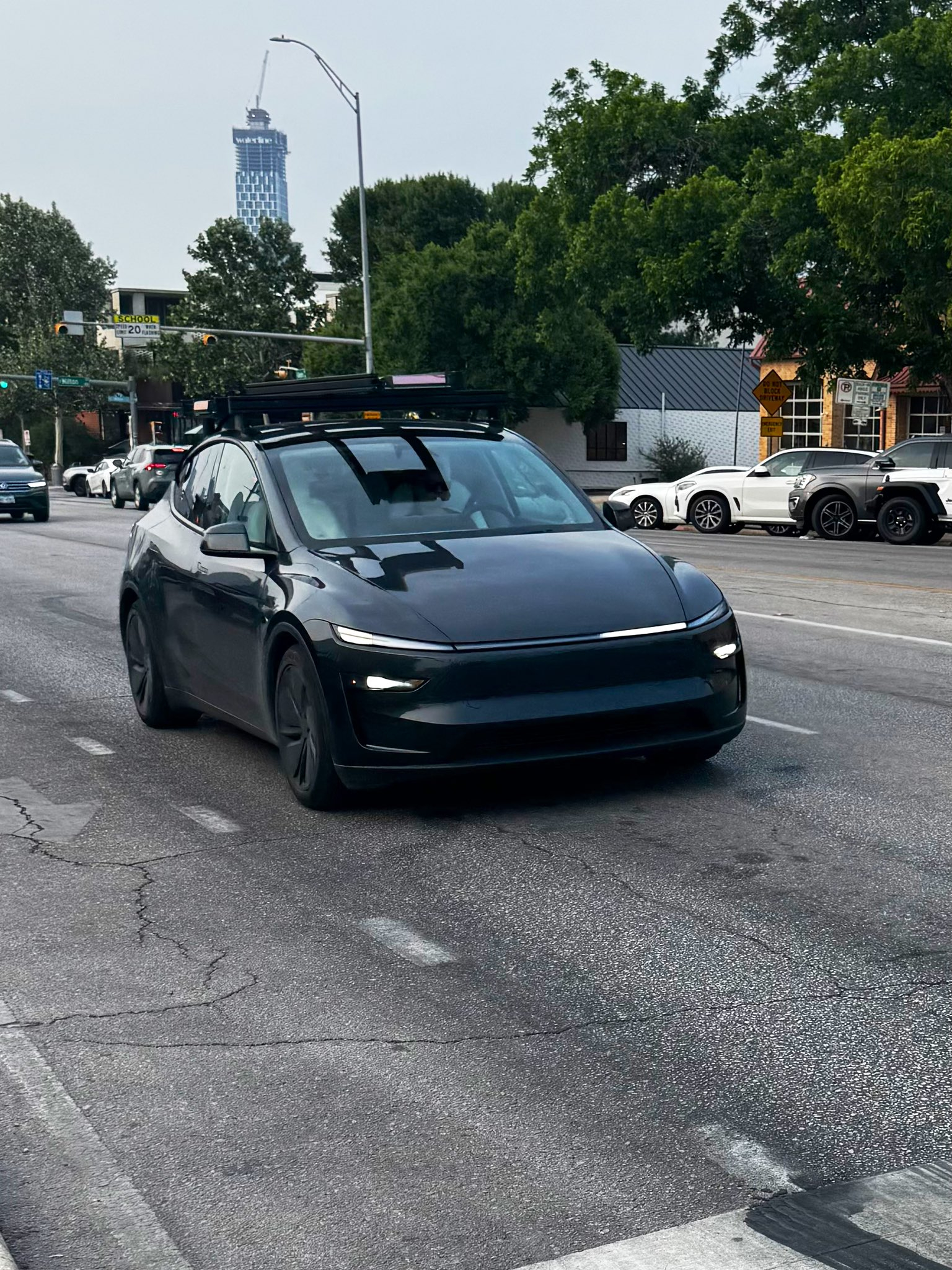 来看看似乎是特斯拉为焕新 Model Y 开发 FSD 而改的 LiDAR 测试