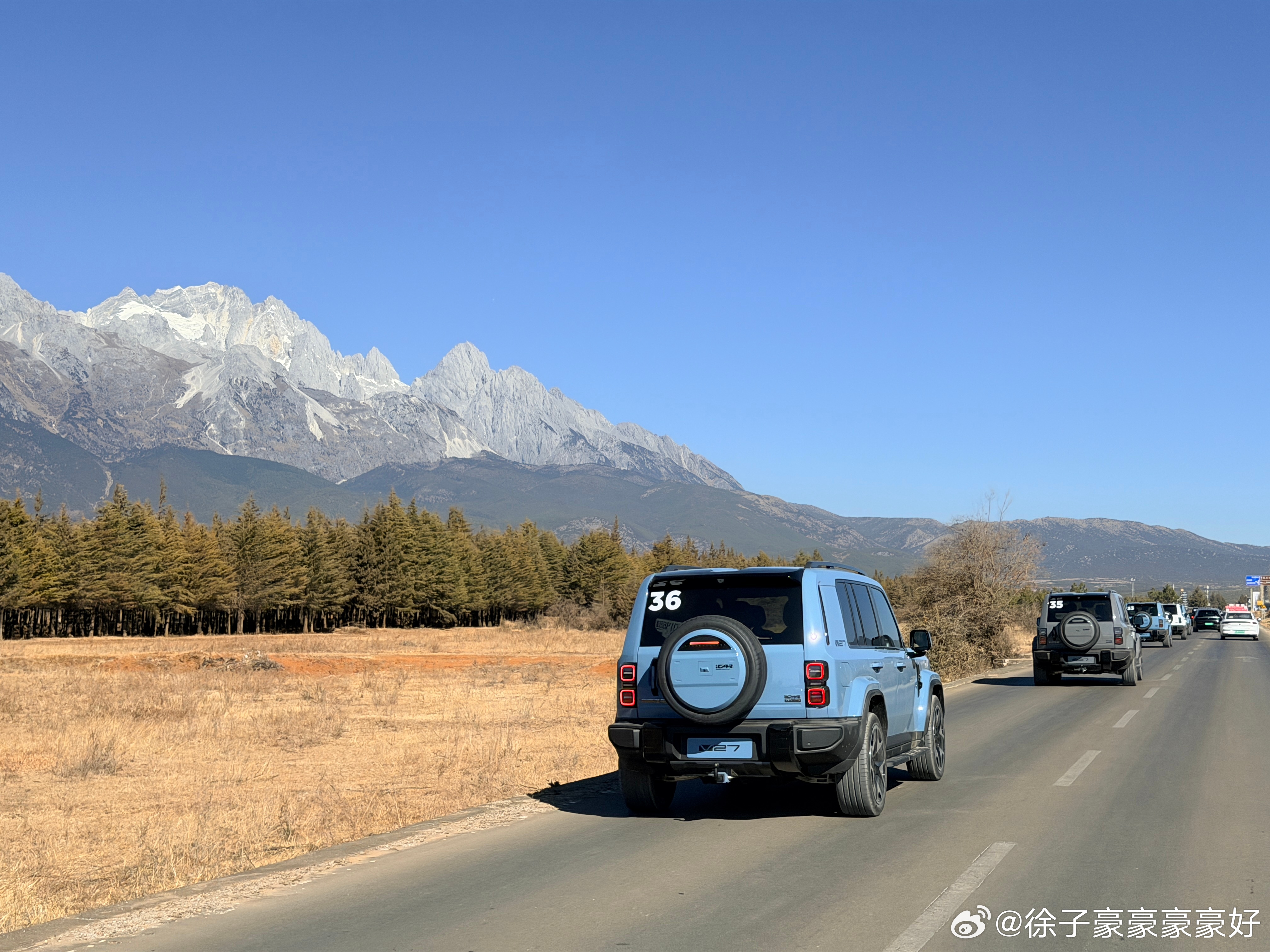在玉龙雪山下穿来穿去…… 丽江