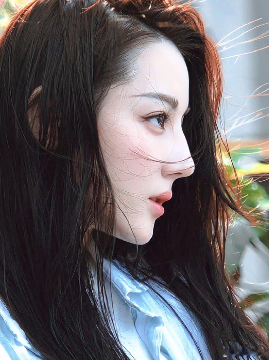 迪丽热巴星光人物唯一高位女性太争气了，唯一的一位高位女性！迪丽热巴争气就写在脸上