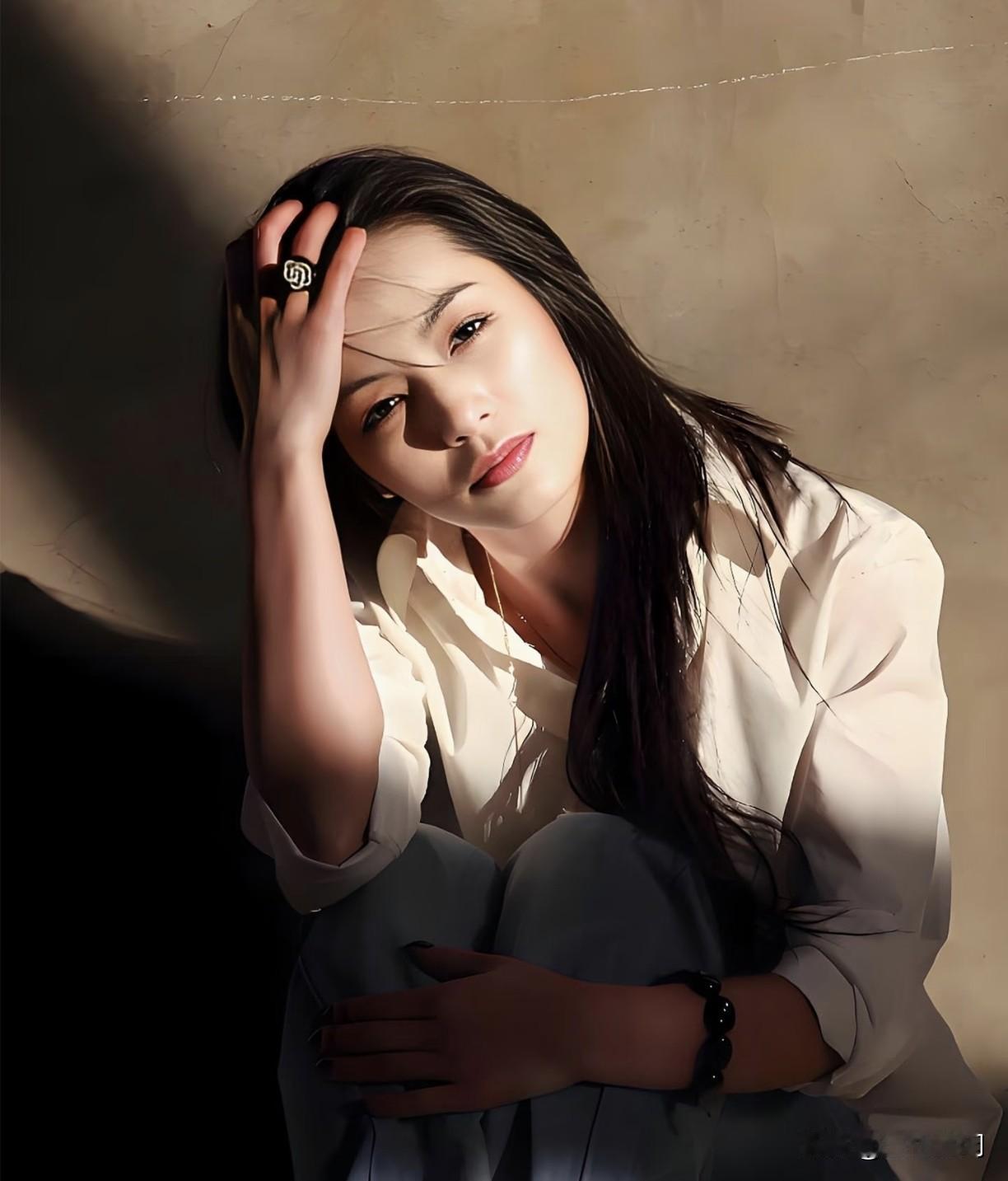 一位情感专家说：”有些男人特别喜欢撩熟悉的异性，比如女邻居，女同事， 异性知己等