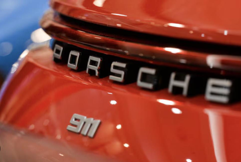 保时捷重振雄风策略：削减成本+燃油车
保时捷的最新财报力求通过加倍削减成本，加大