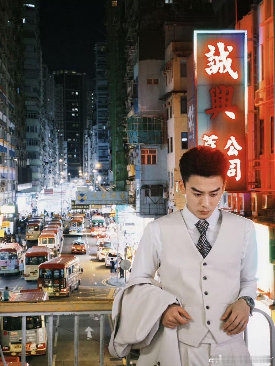 有港回信赵华为0502生日快乐就问谁看了沈顾能不心动了！！沈总生日快乐！！演员赵