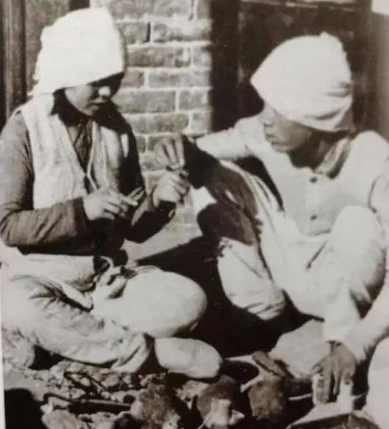 1943年5月，因为掩护队友突围，便衣队队长师富昌被30多名日军包围。在这紧要关