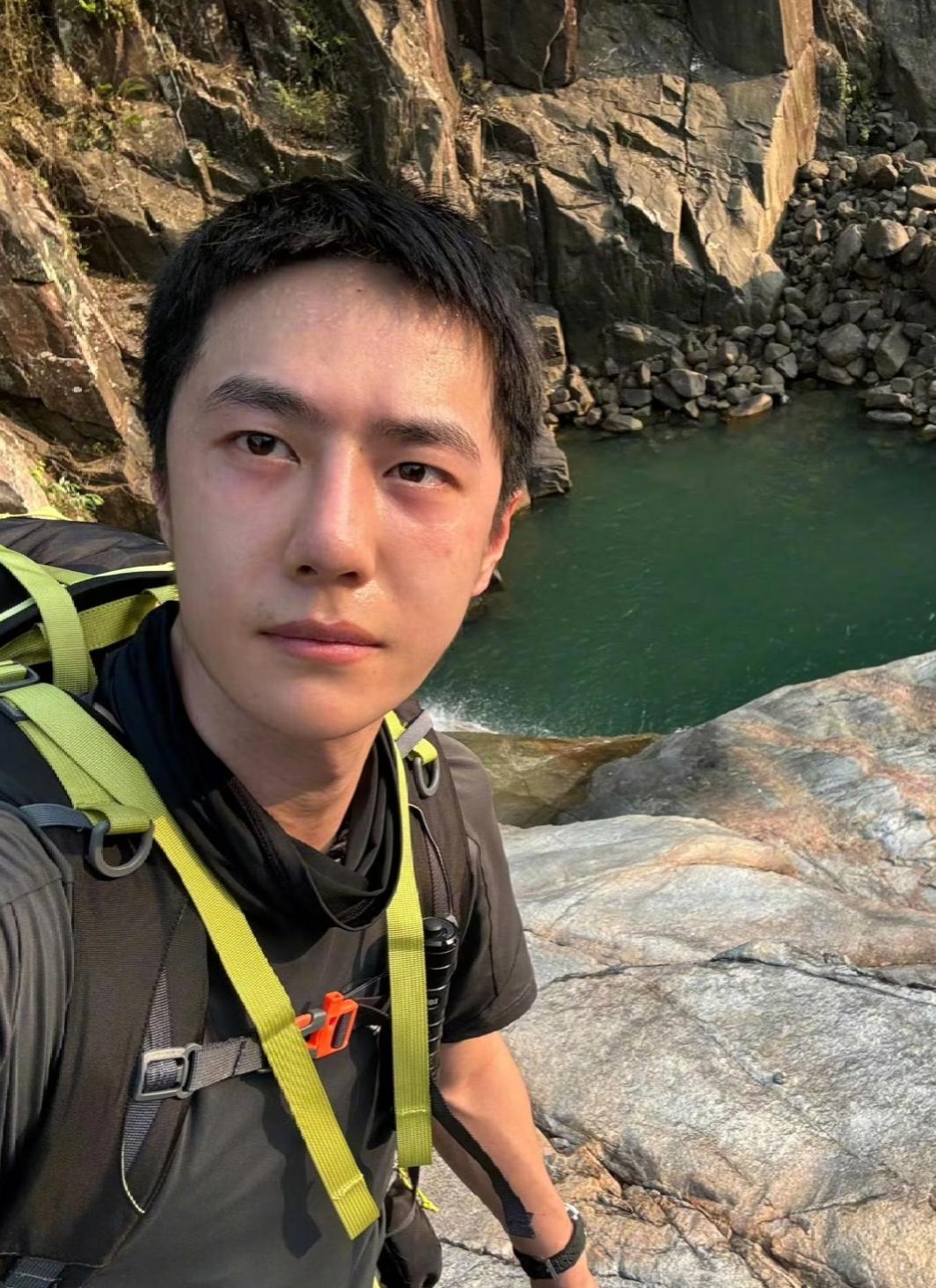 司晓迪爆料了十来个男明星，但是看到里面没有王一博我觉得在我的意料之中
不是说王一