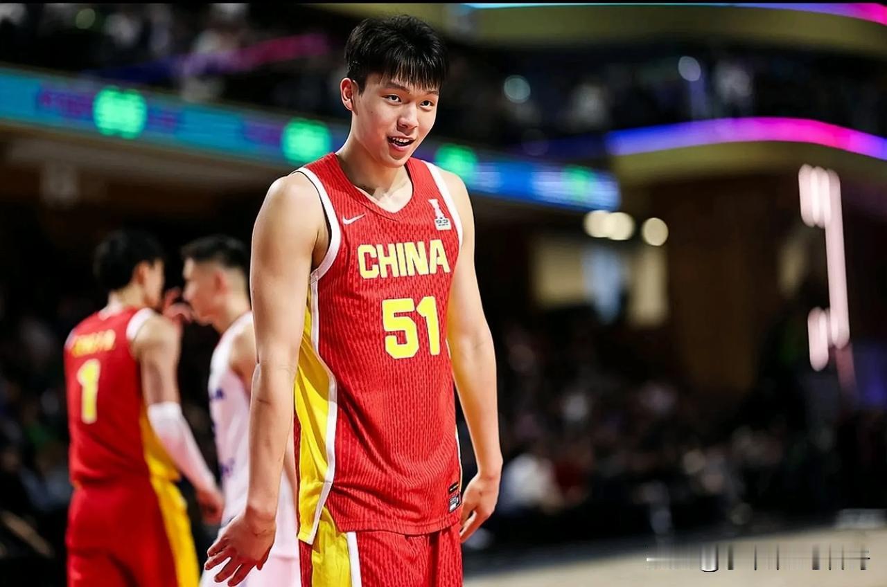 杨瀚森被多家知名选秀网站预测会被二轮选中。中国男篮球员杨瀚森已经正式报名了参加N