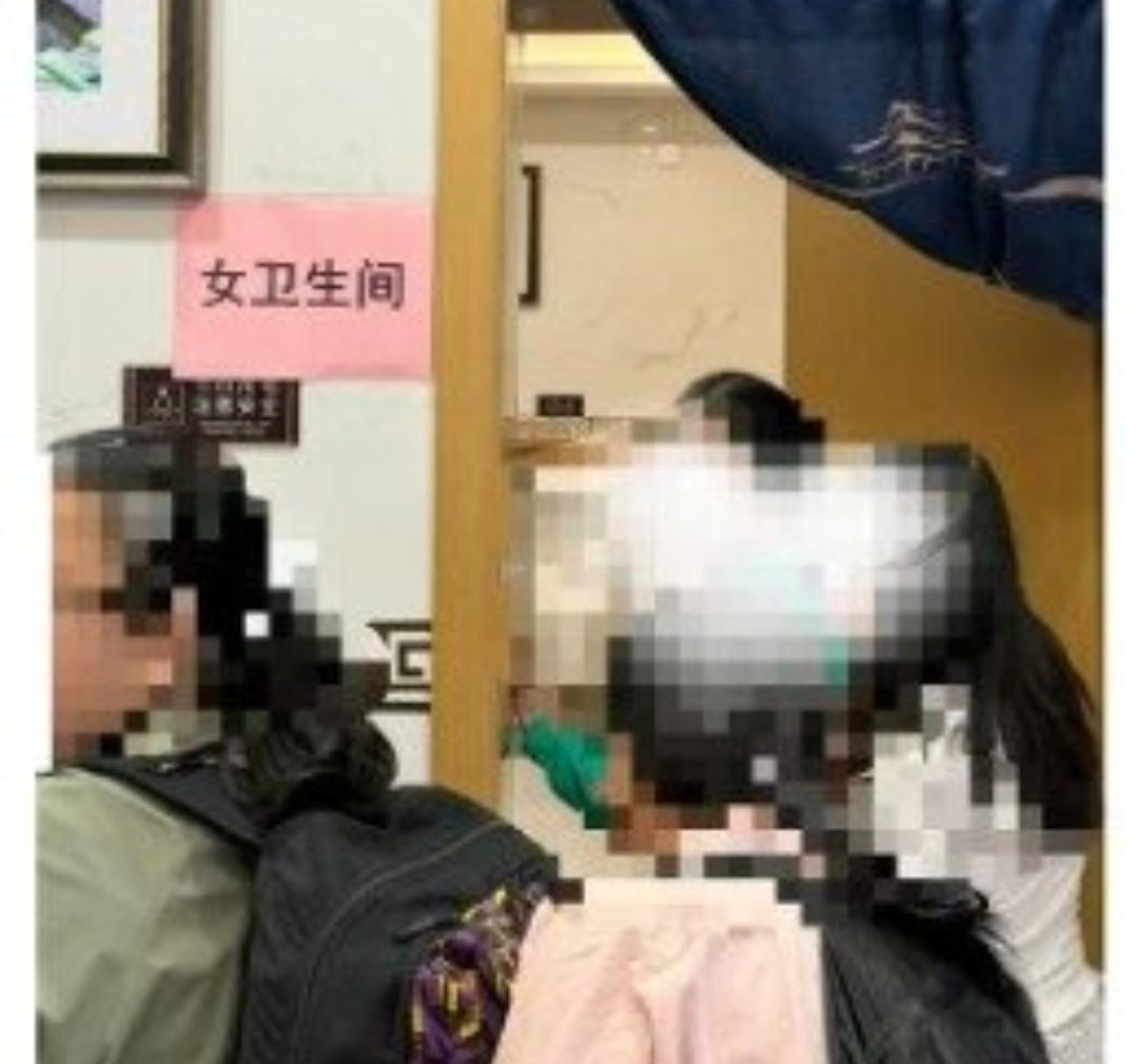 五一景区男厕改女厕获点赞！有人却说不公，真相太现实
 
家人们，五一假期刚过，山