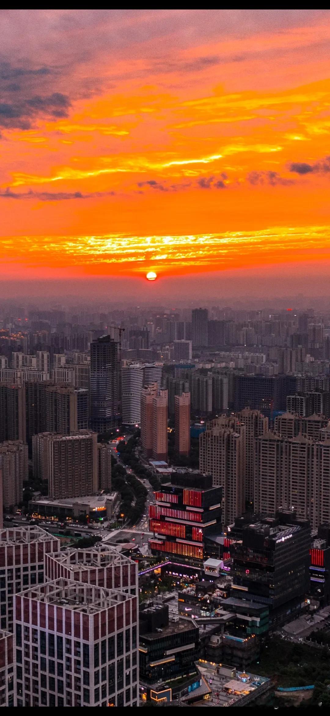 有没有被雨后西安的火烧云美到。#西安最美日落#