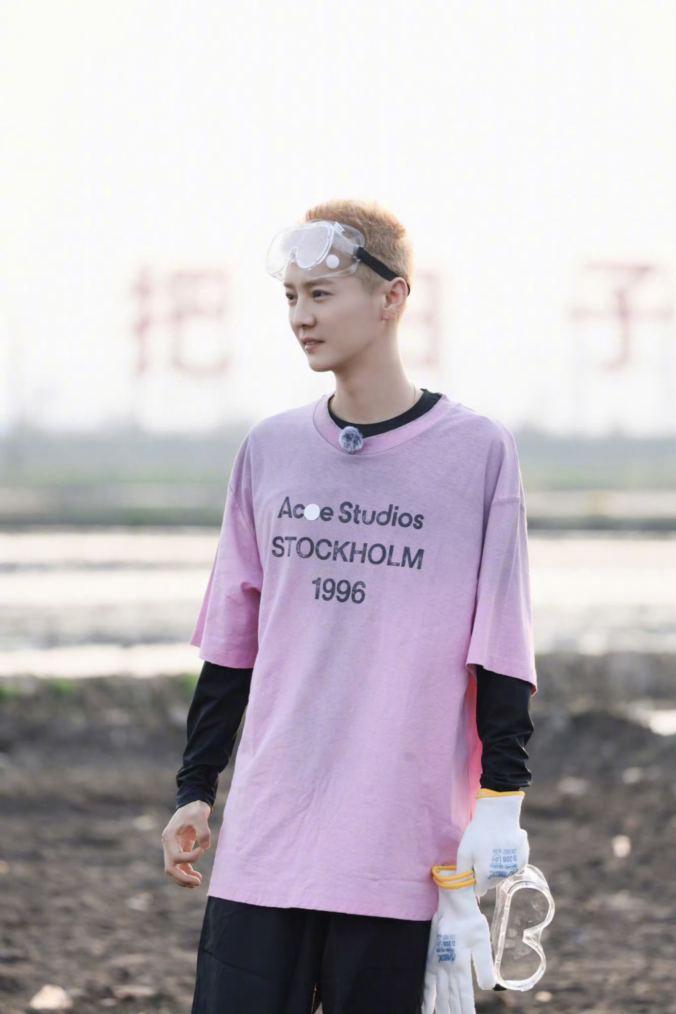 鹿晗 🦌鹿晗哈哈哈哈哈  “与月光照耀下，偏爱世俗繁星” 𝓐𝓷𝓭 𝓽?