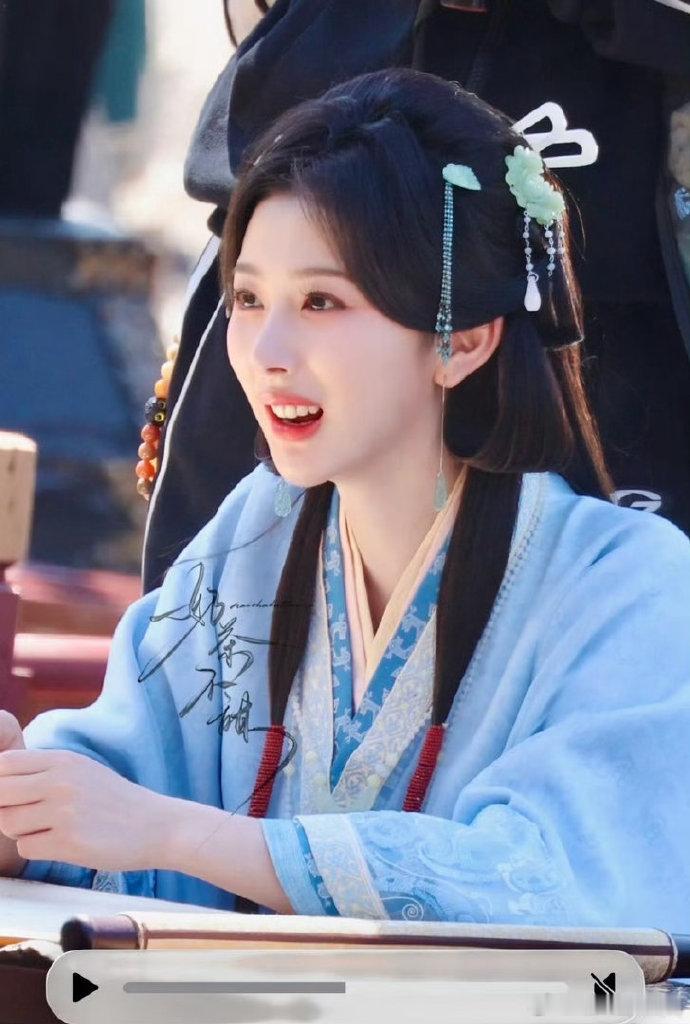 孔雪儿将门独后新出妆孔雪儿萌萌的很贴心将门独后新妆造真的狠狠戳中我，孔雪儿眉眼自