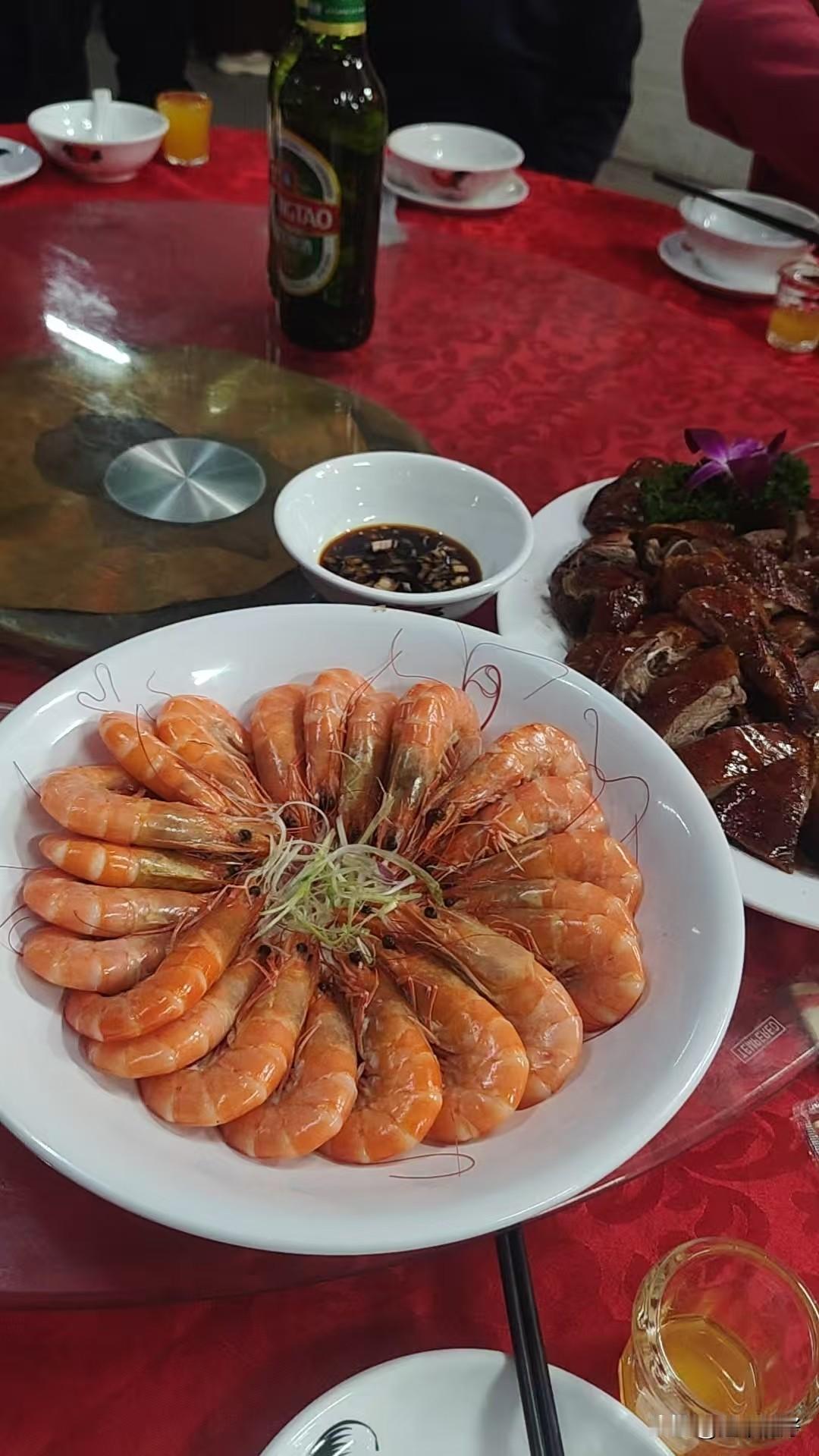 这是哪门子操作？
这也是太黑暗了！
今天签年终经济补偿金的时候，发现区区2820