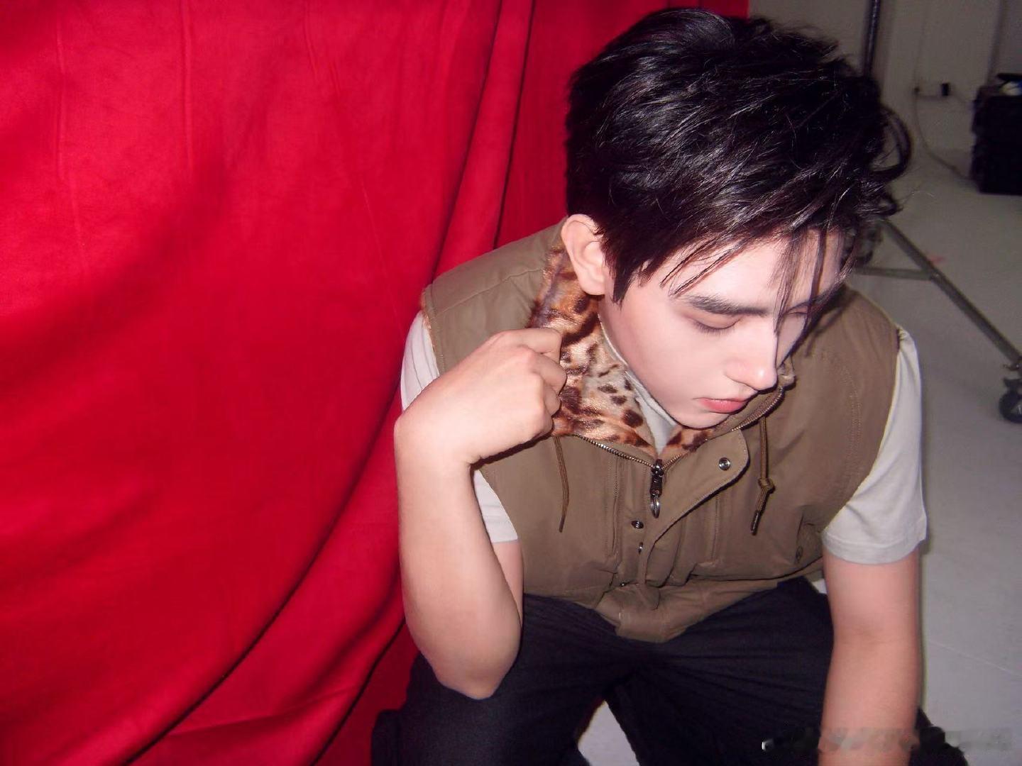 🈶🍉说陈飞宇《白日提灯》2.10即将播出，陈飞宇 微博营业好可爱的方穆扬啊