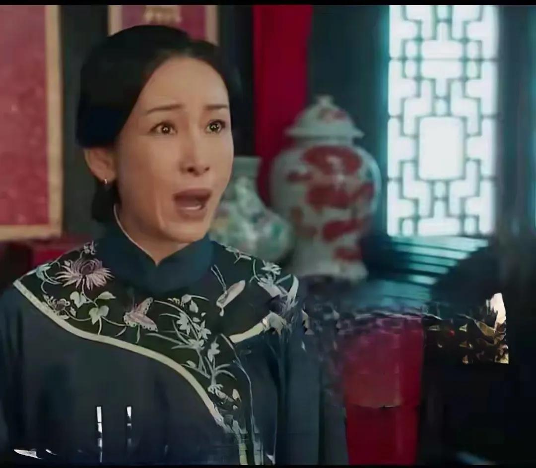 追剧《生万物》，这秦海璐太能演了，演什么像什么！   以前看到她在电视剧里都是职