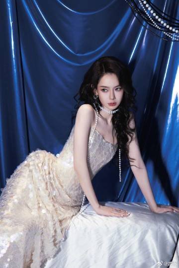 戚薇活的好通透戚薇说外表和内在同样重要 戚薇真的太会说了！拒绝非黑即白的选择，刚