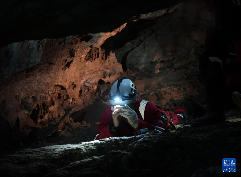 #28名航天员完成首次洞穴训练#【#我国首次航天员洞穴训练圆满完成#】我国首次航