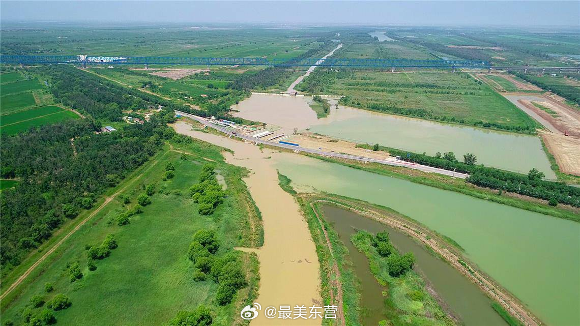 【政策落地一线，筑牢汛期安全线】入汛以来，山东同步出台防汛抗旱统筹部署方案，各地