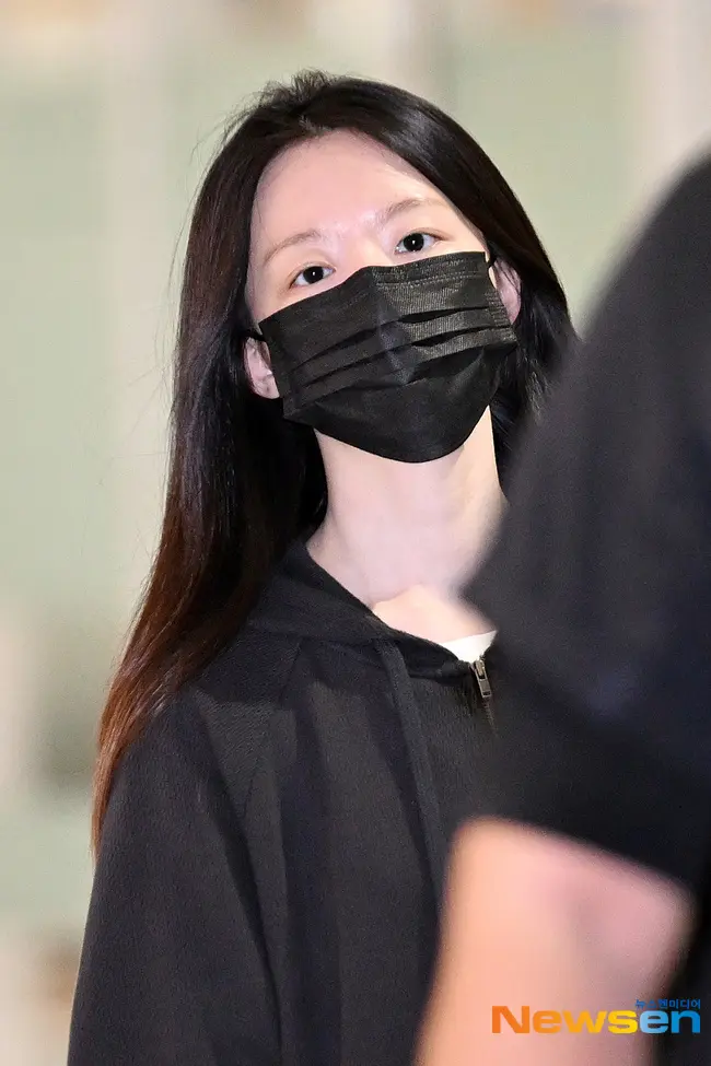 261001 ICN到达🛬 新闻图            舒舒新闻图...