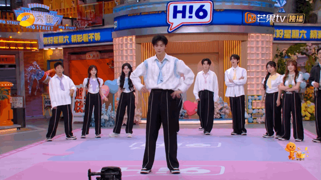 邓凯hi6首秀表现邓凯综艺感邓凯HI6首秀直接惊艳全场！颜值身材样样能打自带综艺