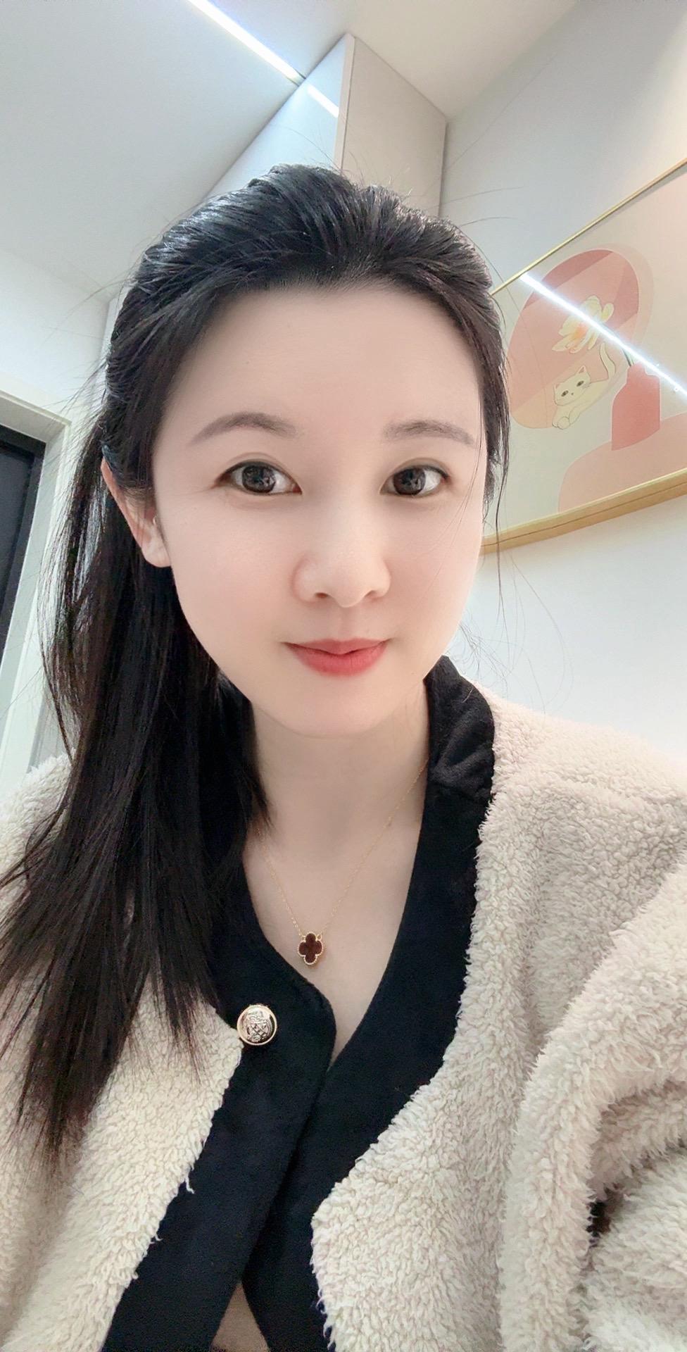 好久没有见过我了吧！，我长胖了。头发也变长了，脾气还是那样