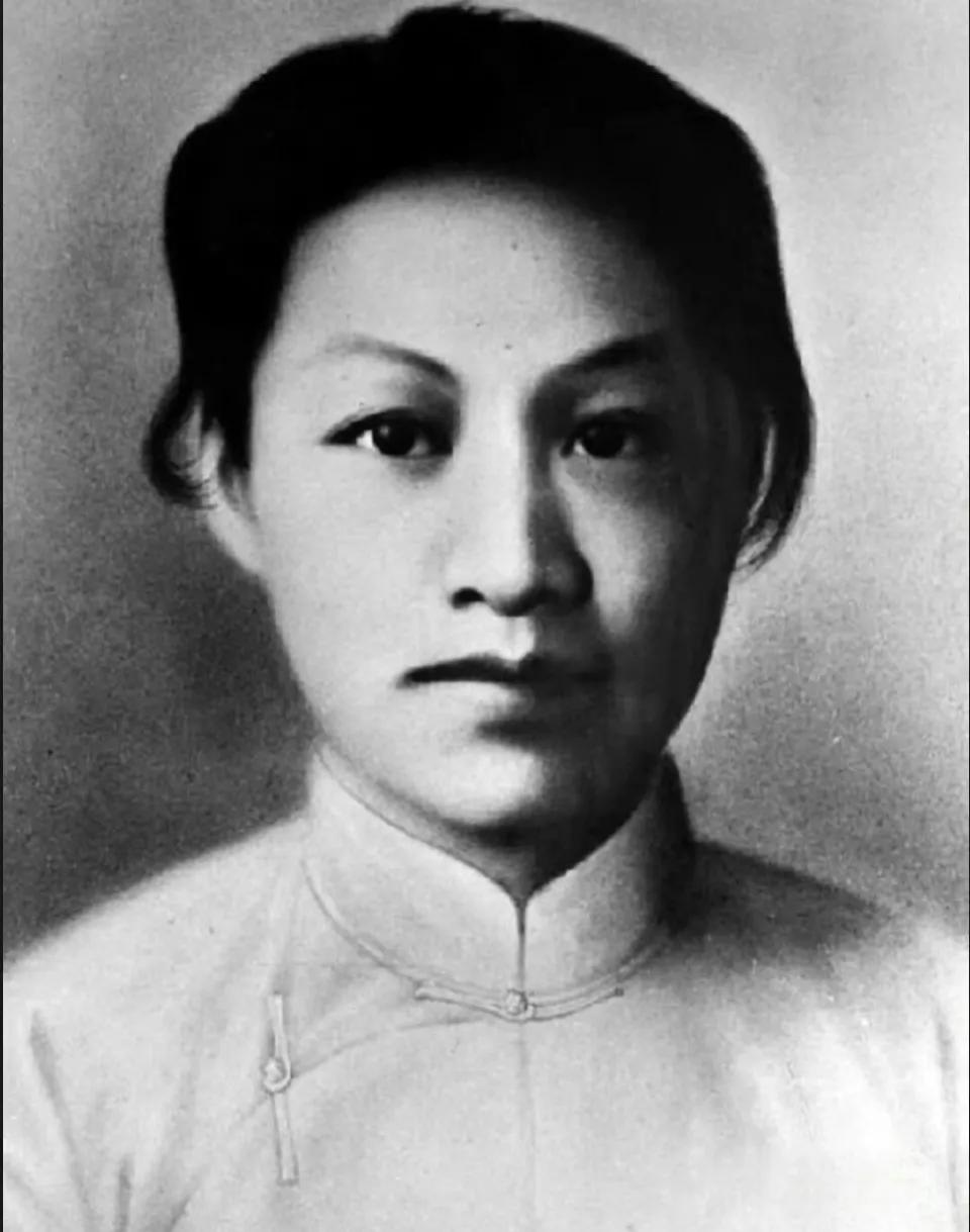 这是一位伟大的女性！
她为中国最伟大的事业献出了生命！
请记住她的名字——赵一曼