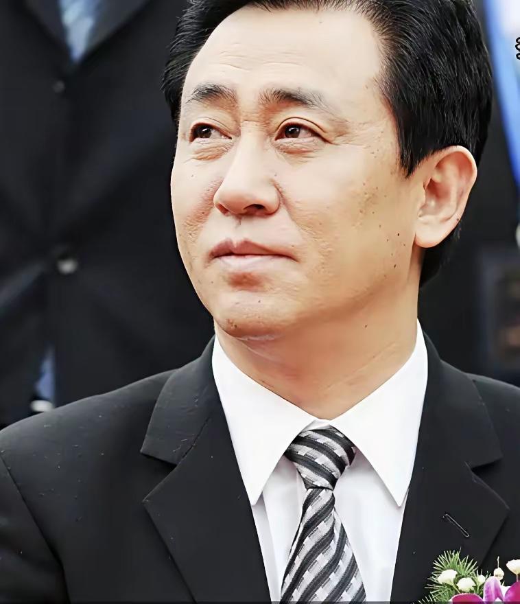 许家印祸国殃民罪不容诛！
许家印的保护伞罪责难逃！