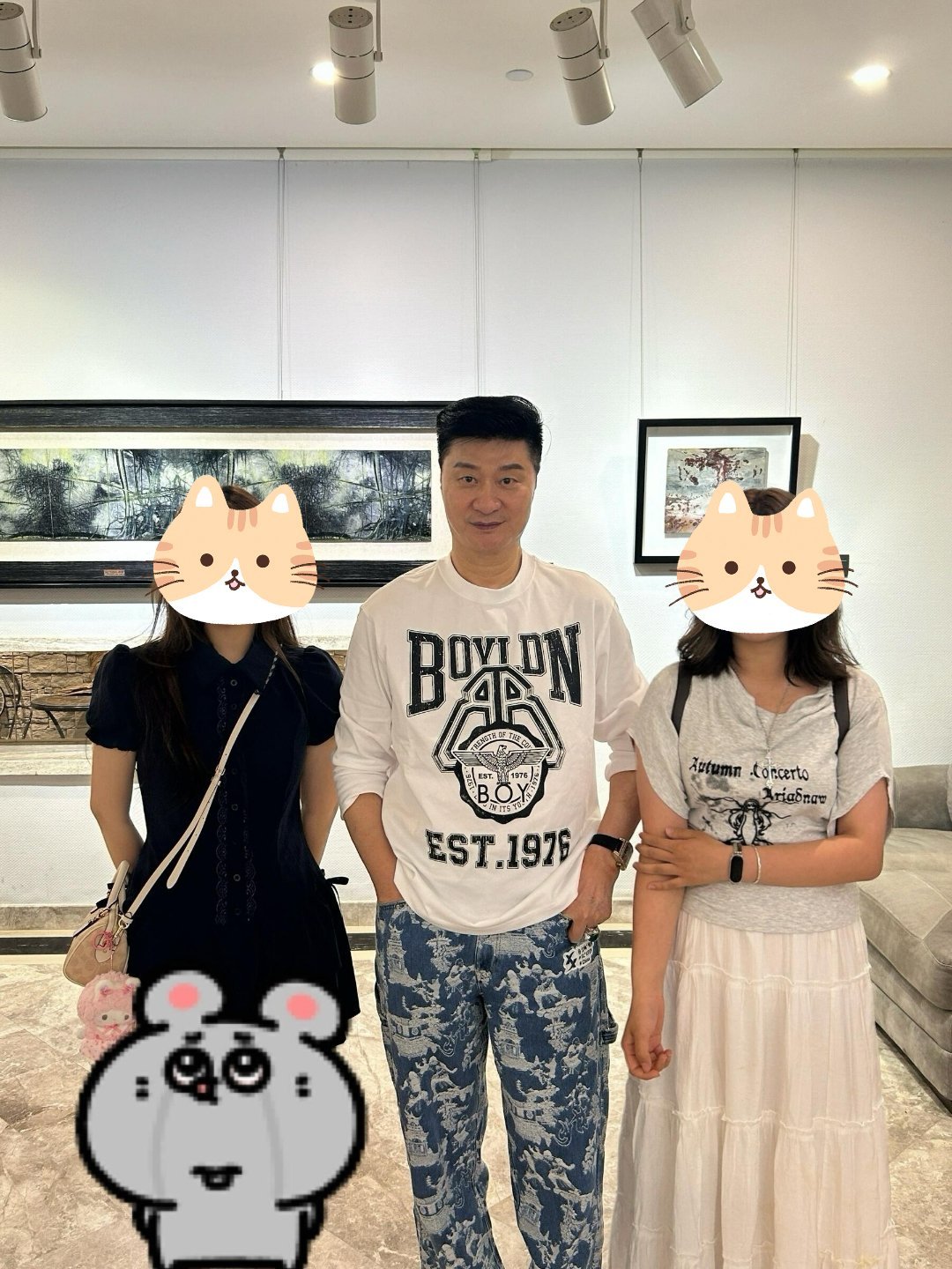 fcc爸爸长得好像大耳朵图图里的武术老师，给人一种绝对是fcc的爸爸但绝对不是f