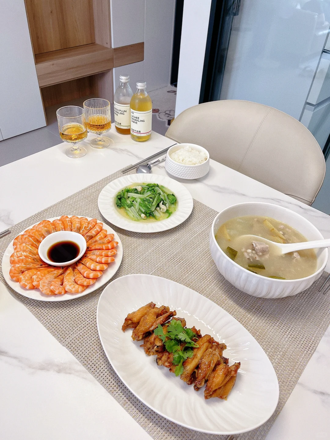 夏日晚餐｜蕉贝气泡果酒，生活的仪式感