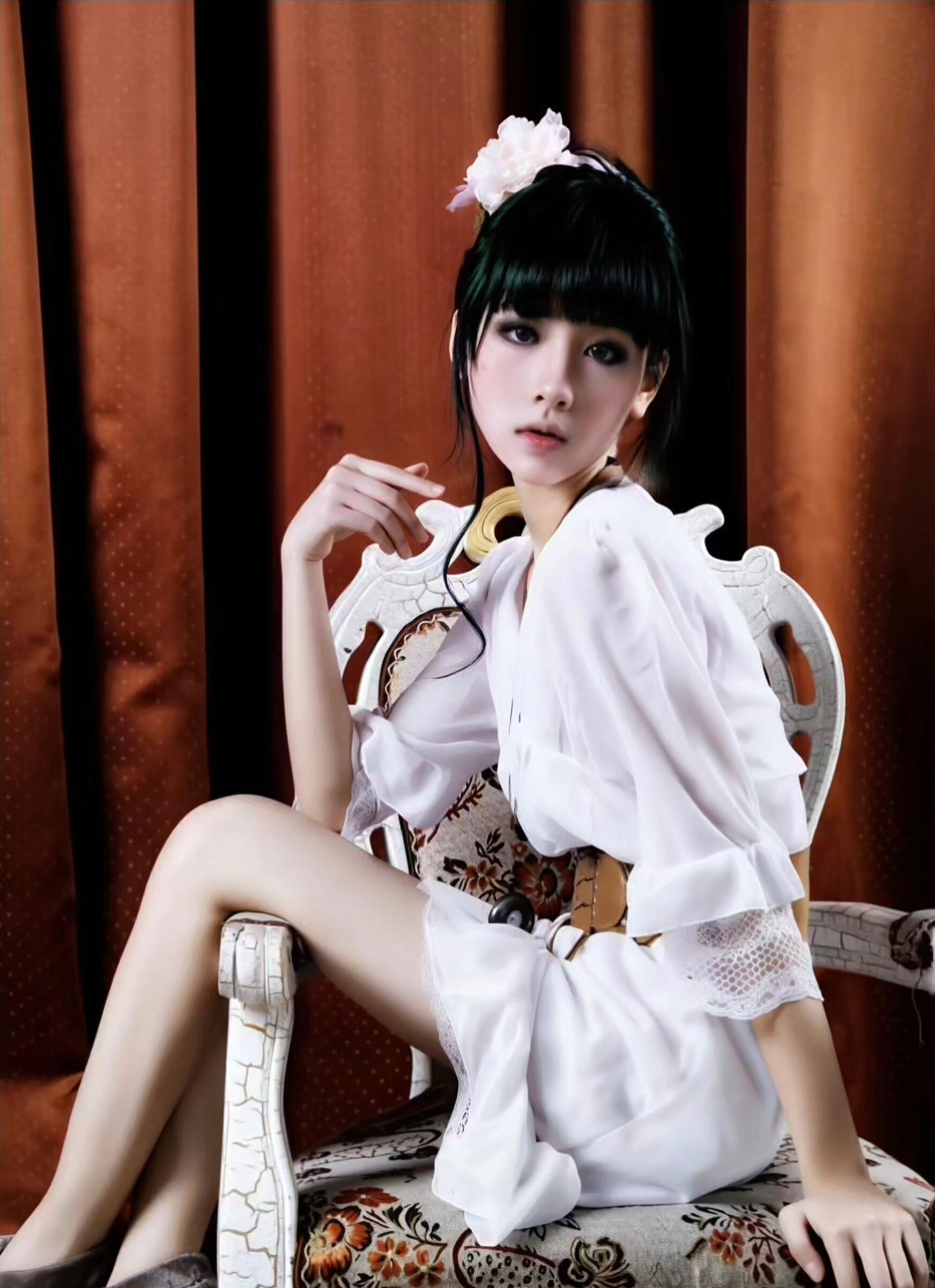 这居然是陈都灵 