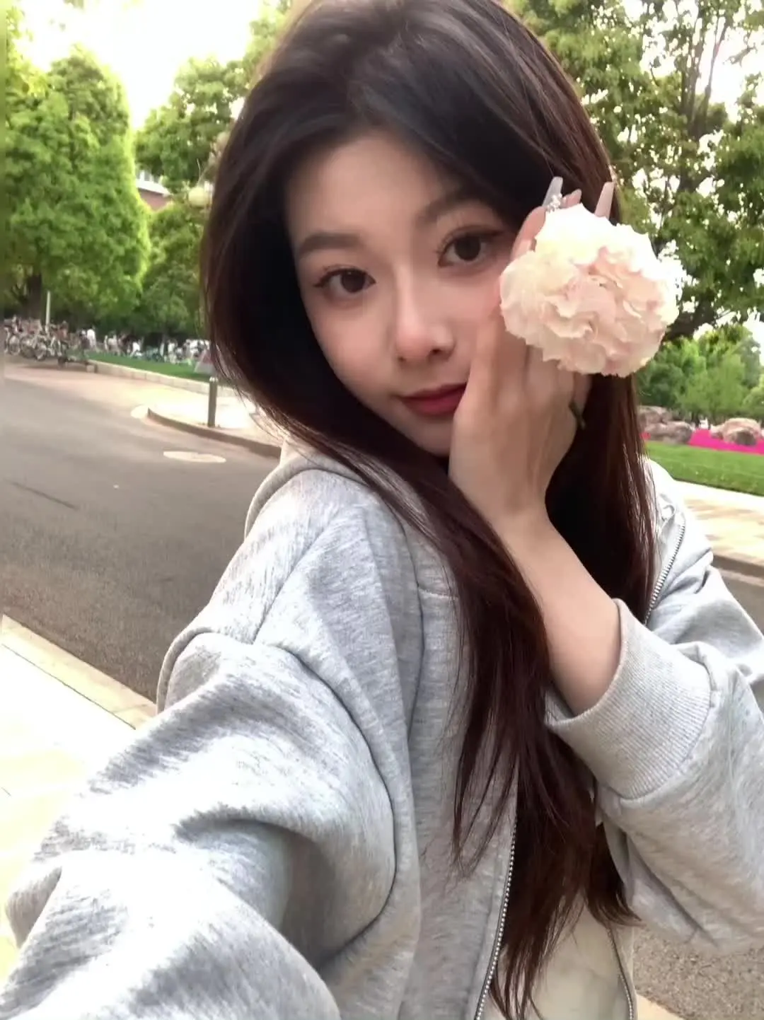 只要你记得花，花就不会枯萎.