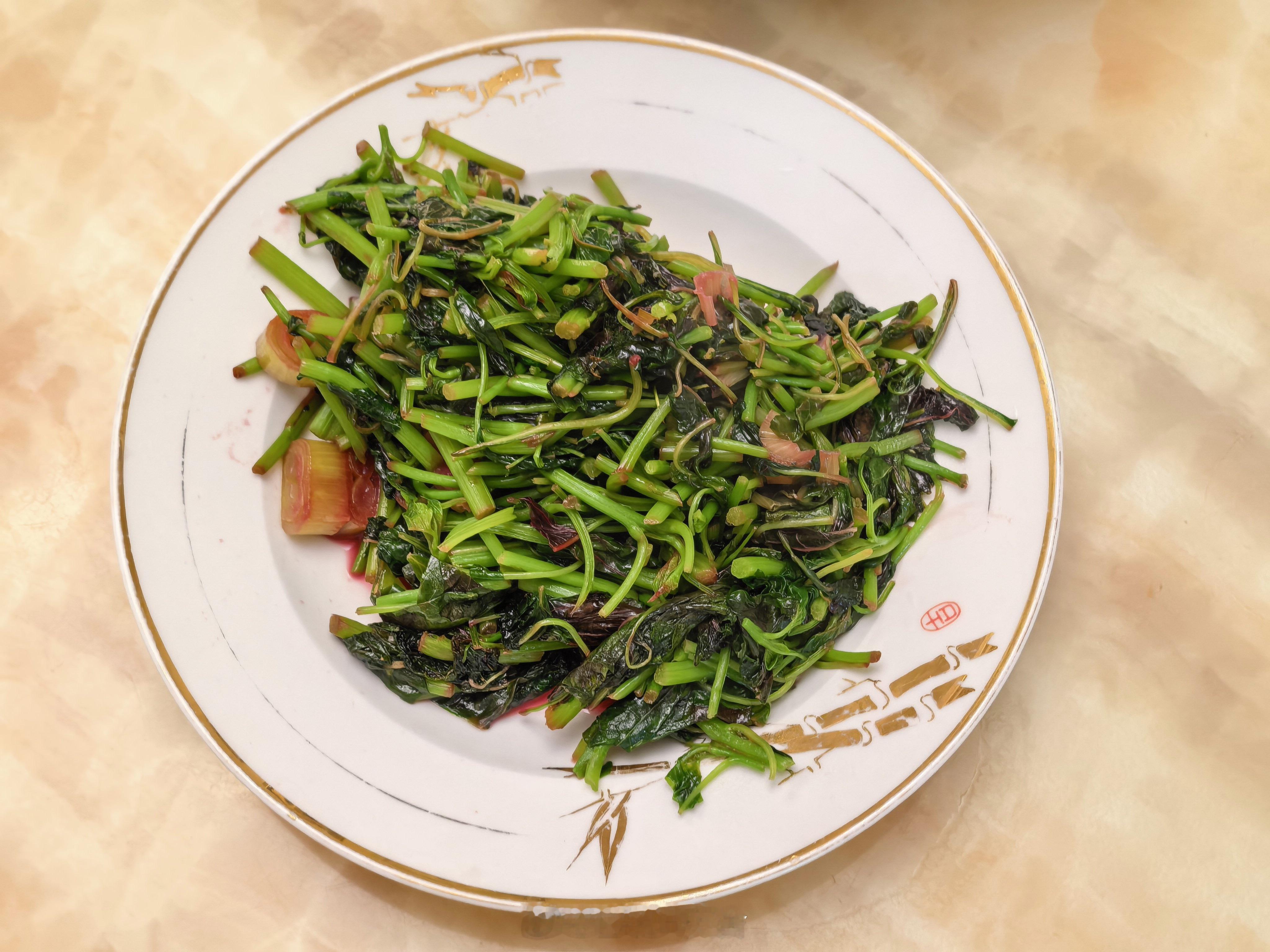 我喜欢美食，也爱做菜车展刚忙完，挺好的放松方式。 