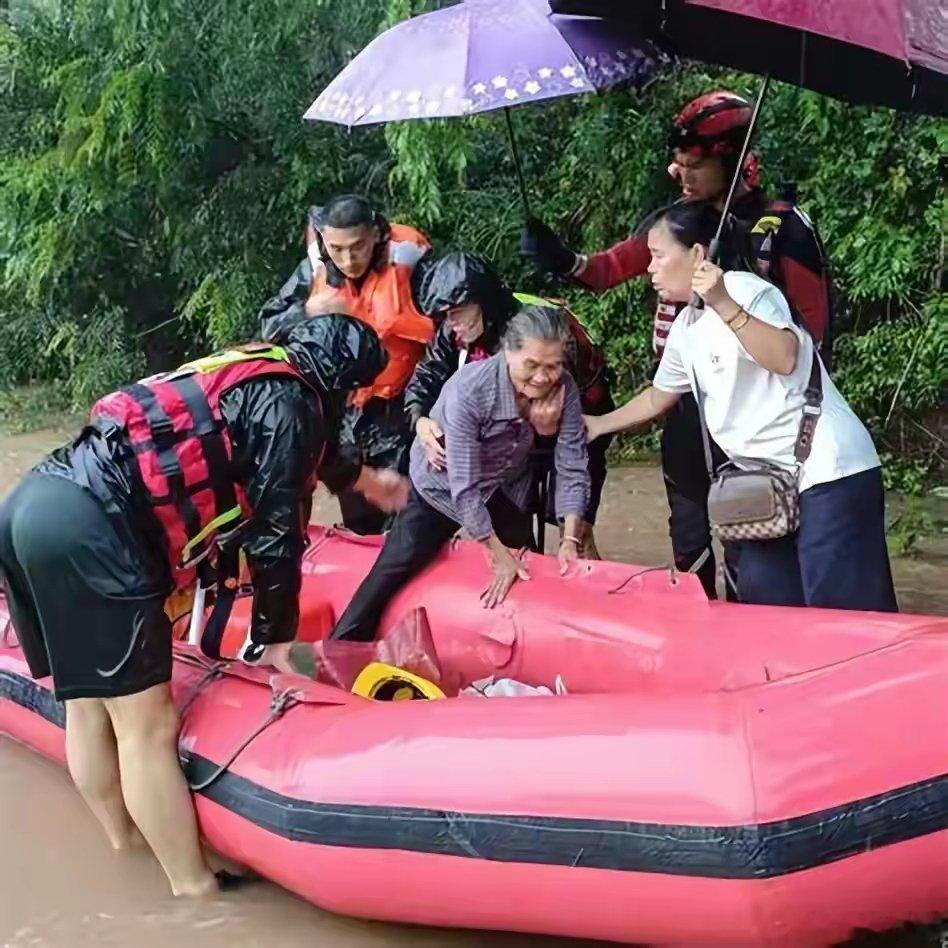 万万没想到，刘强东会因广西大雨后的两个举动，实现口碑暴涨广西这场雨，下的让人揪心