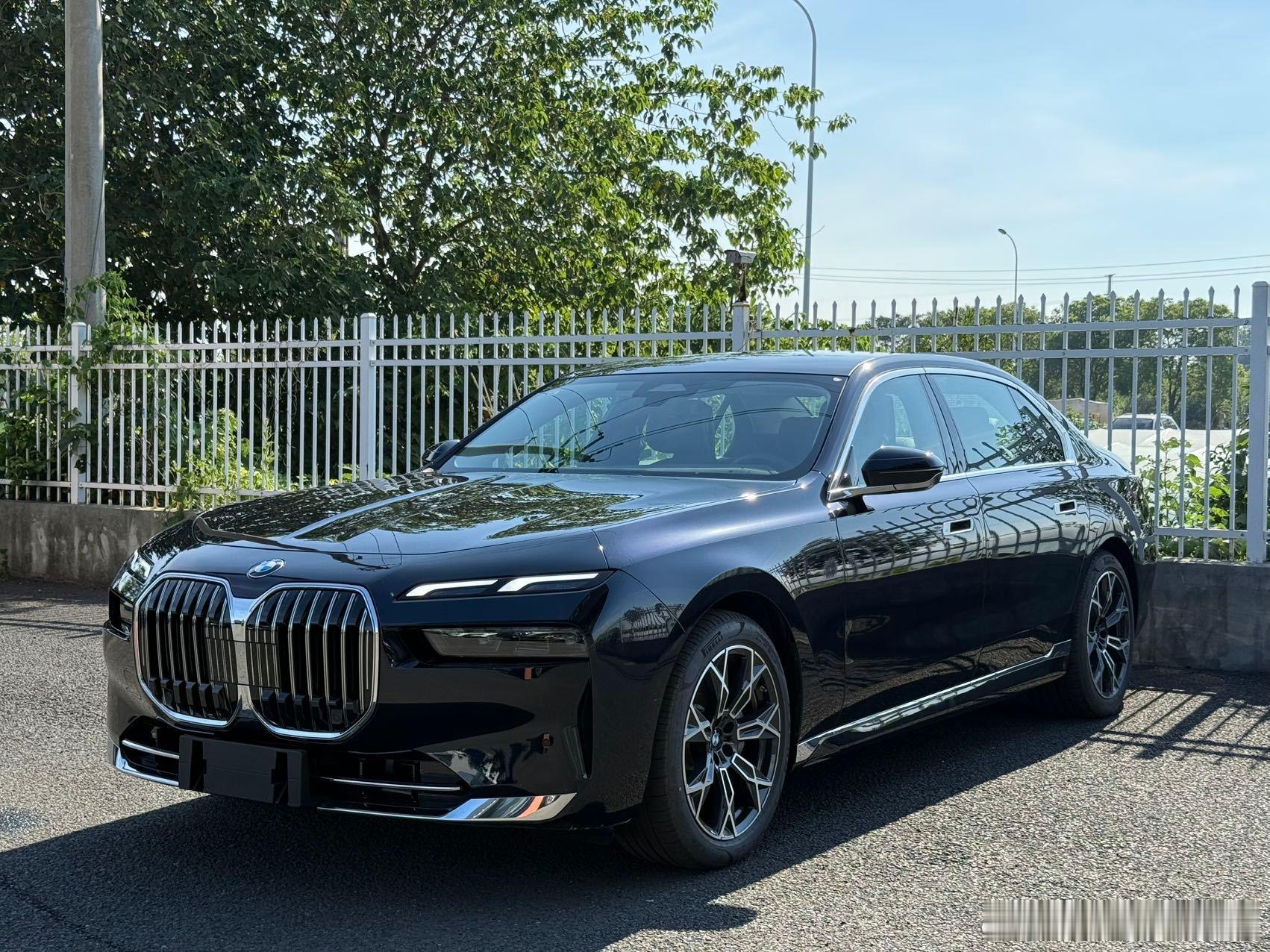 包牌包税才60万 真的离谱。。。油车。。祝师傅甄选车[超话]汽场全开宝马7系 2
