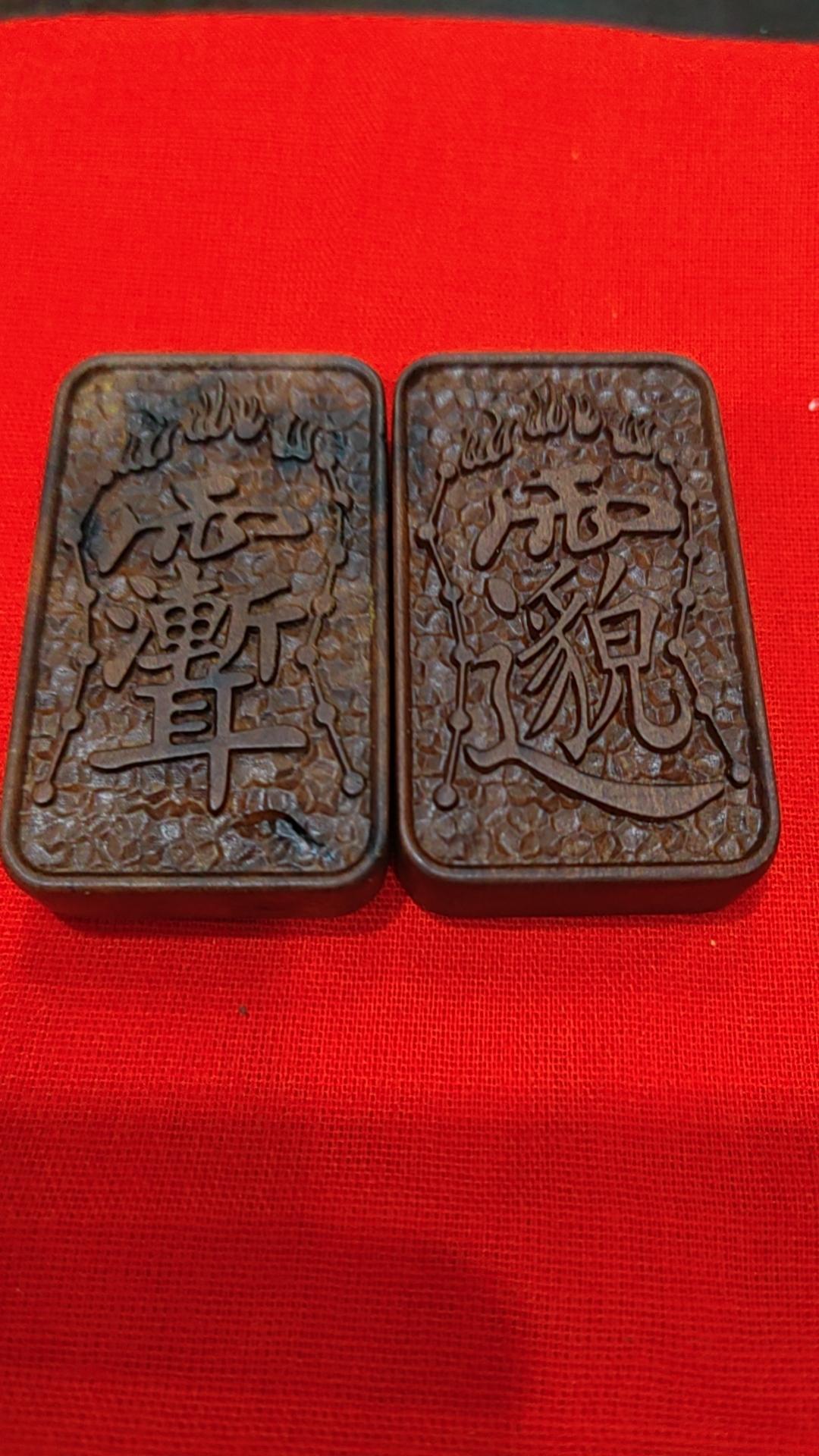 有一天打坐，把心一撒开，忽然感觉白茫茫一片，身、心、物皆化在虚空，站在那个视角再