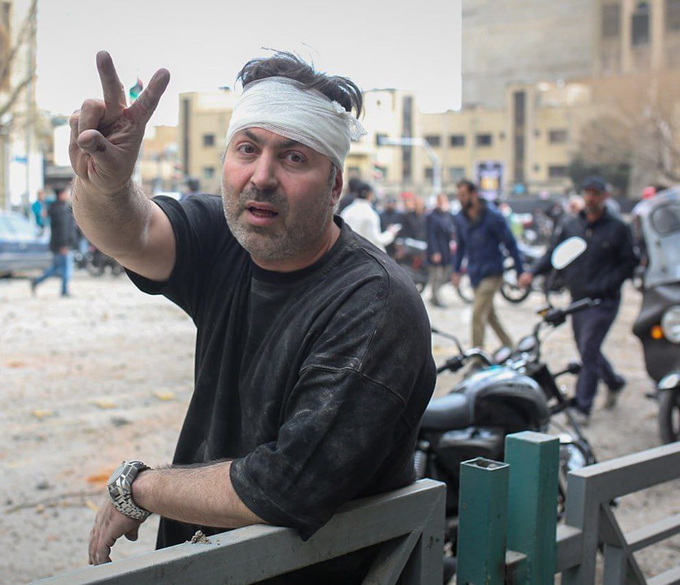 在遭受美国和以色列袭击的德黑兰，今天记录下了这场战争中最令人动容和英勇的一幕。一