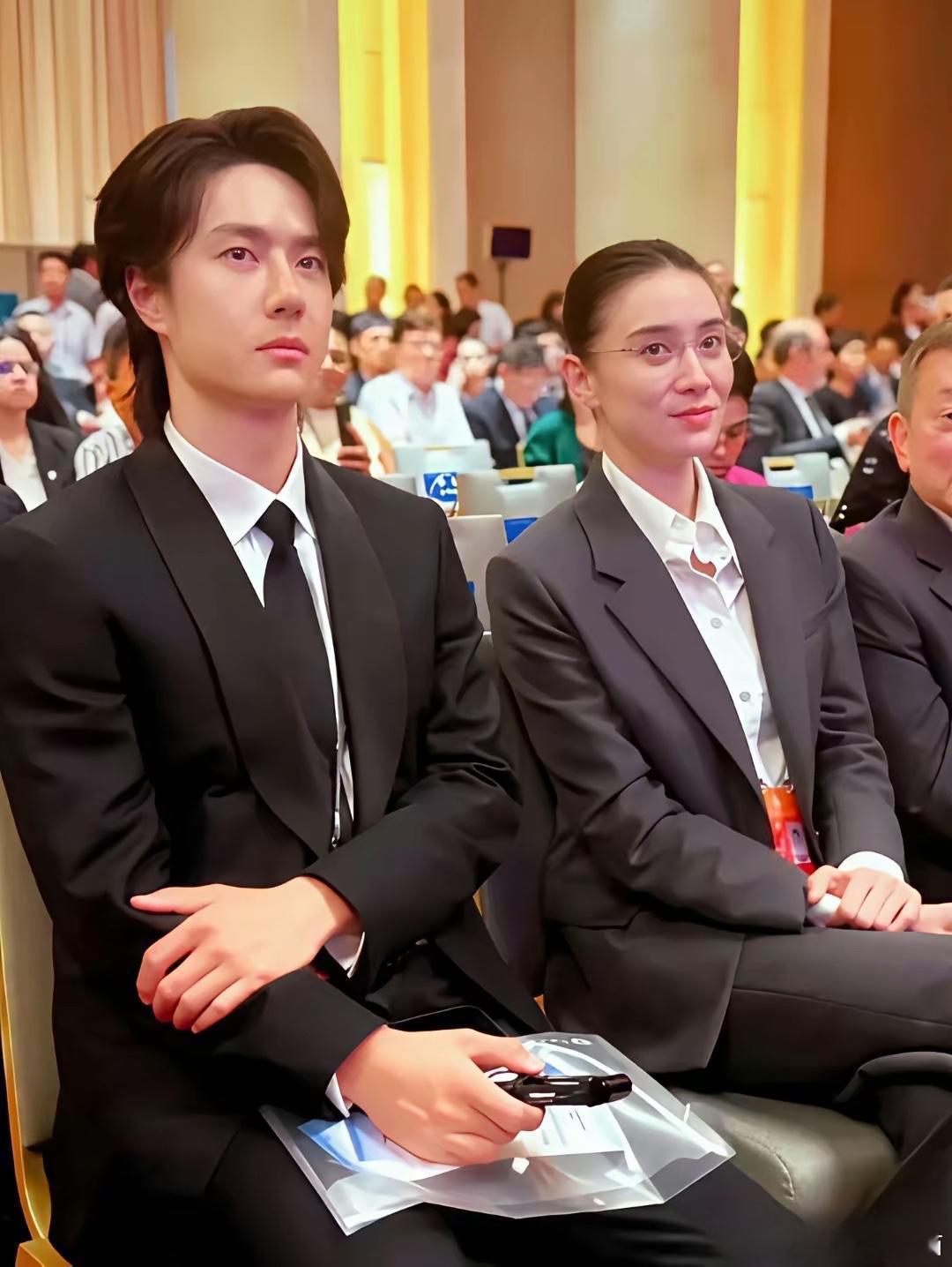 这可是官方图啊…姐还是太权威了！ 