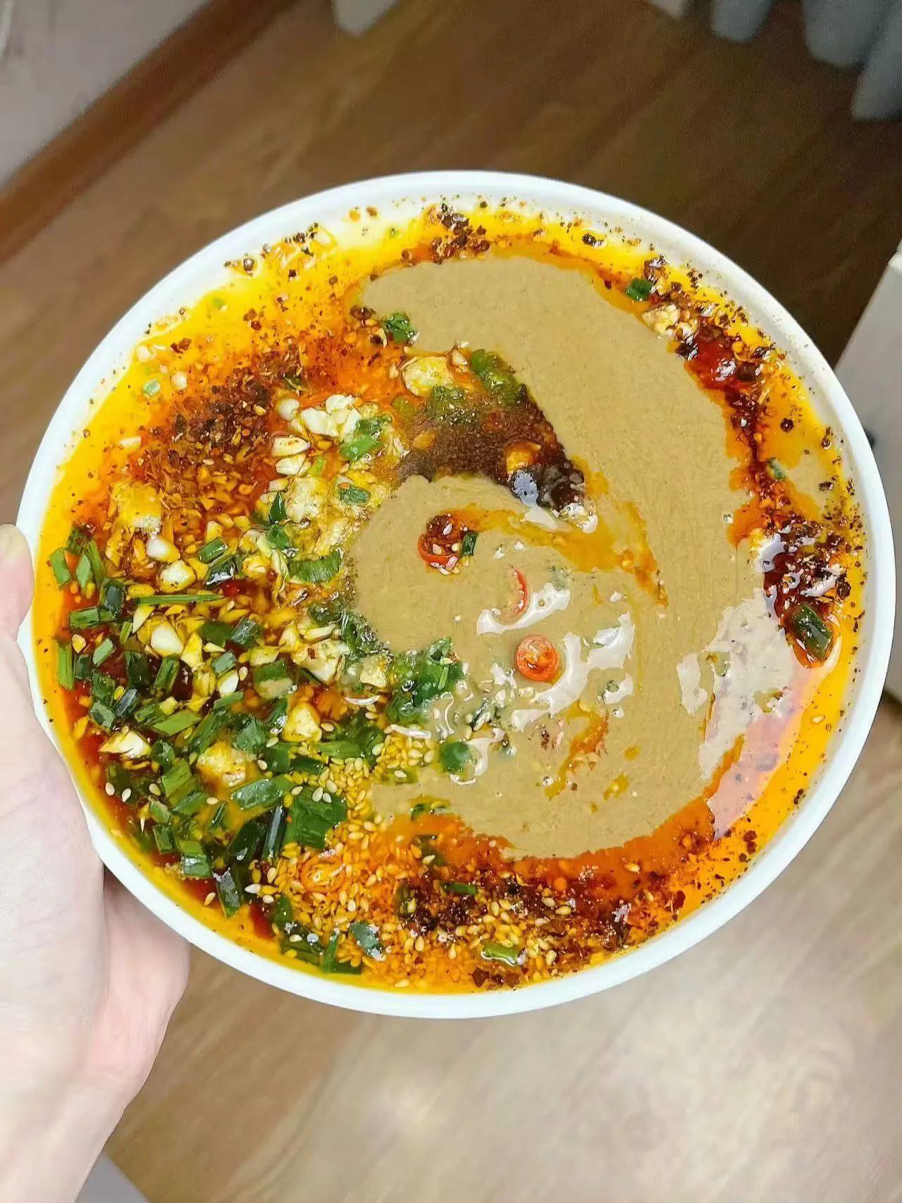 连吃三天了...我这辈子吃过最好吃的麻辣拌!
      太好吃了!	有种麻辣烫