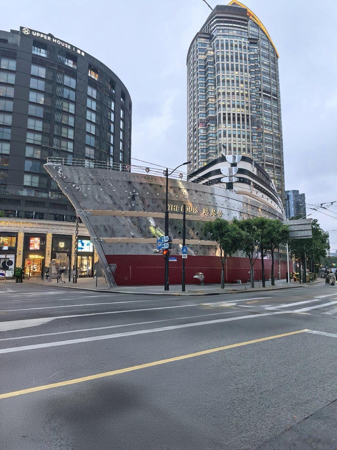 现在中国消费者还是非常理性的LV全国多地门店关闭 洛阳