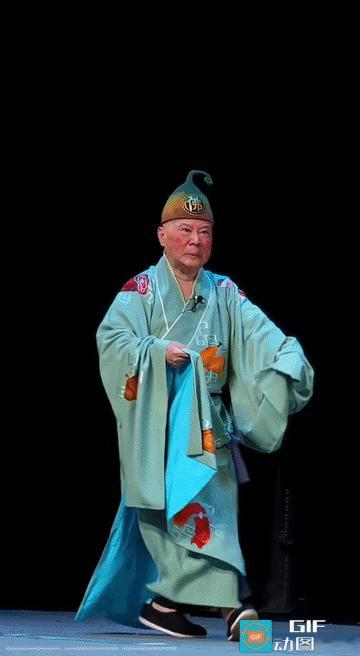 持股99%，专业的规避风险隔离！德云社幕后实控人浮出水面
 
拔出萝卜带出泥，武
