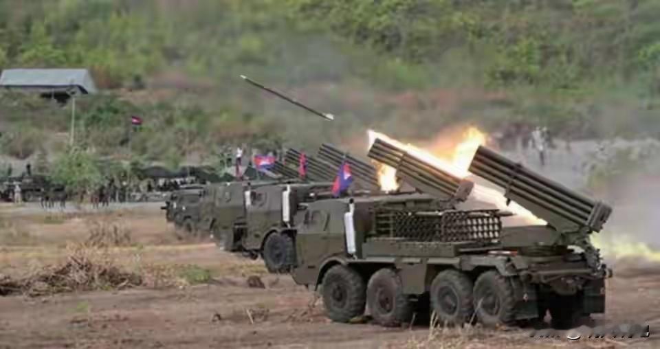 泰柬之战如何收场，明眼一看方知全是政客的算计，源于泰柬两国执政者，泰国总理阿努廷