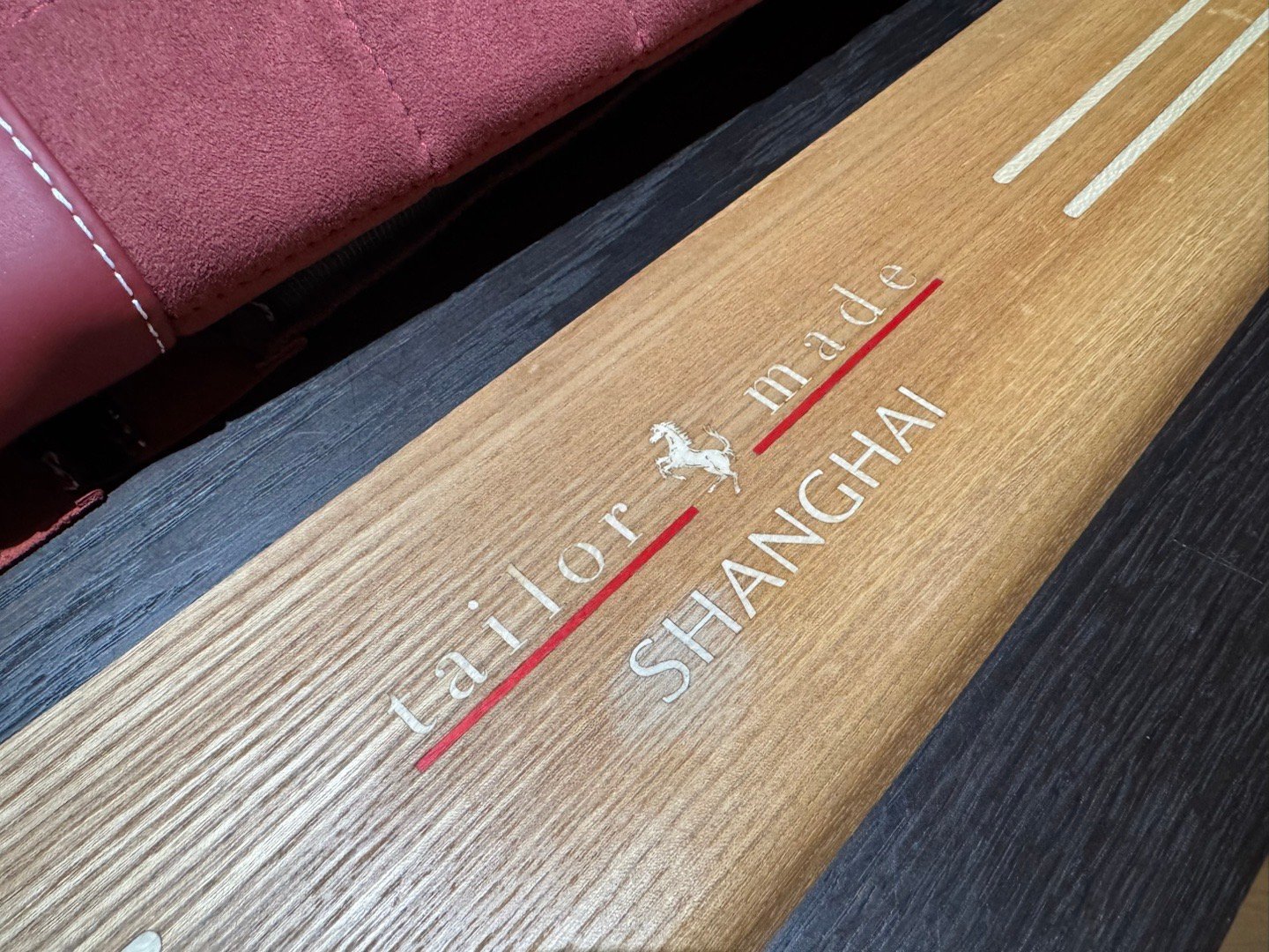 法拉利849 是最考验车主选配什么内外颜色的！复古优雅配色会成为这车主的热门选配